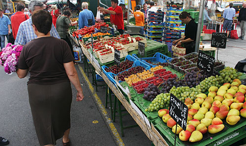 Wiener Naschmarkt - Vienna's largest market.pps